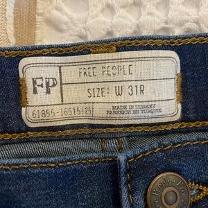 Free People ladies jeans with ripped knees, size W 31T